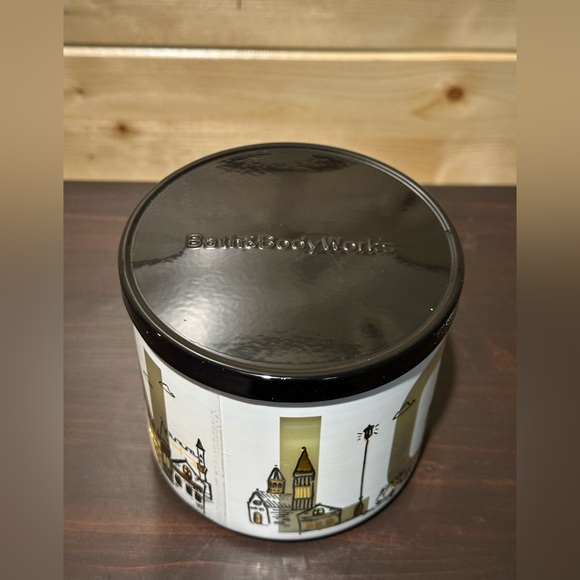 Limited edition BATH & BODY WORKS Tea & Lemon London candle. - Picture 4 of 6